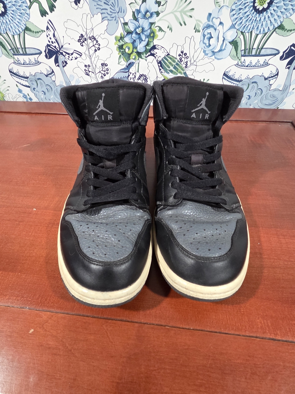 Jordan 1 Mid Black Dark Grey Tumbled Leather Men 8.5